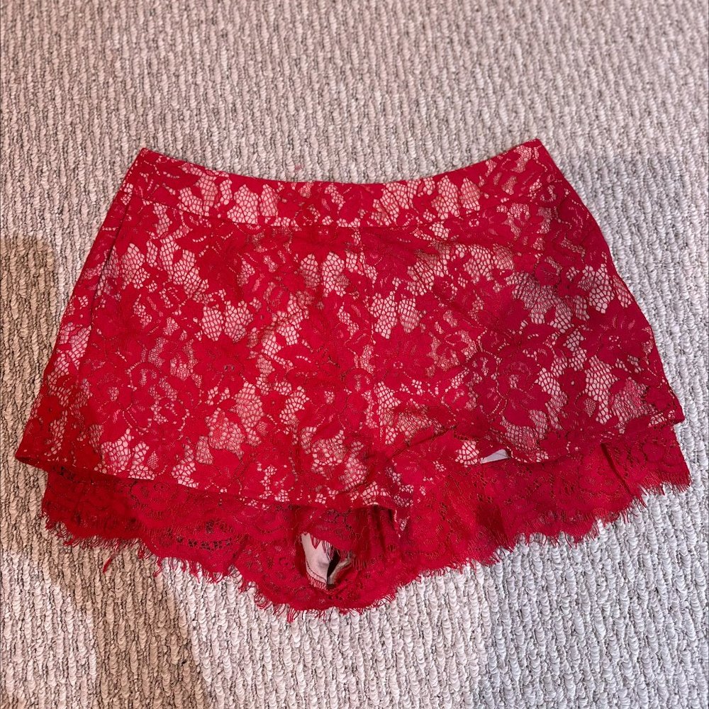 JET SET DIARIES/RED LACE SHORT/SIZE MEDIUM
